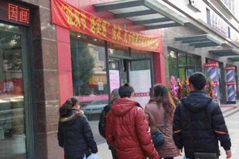 干洗加盟风险大吗?UCC洗衣加盟连锁品牌加盟总部将派遣专业人员驻店指导。降低加盟风险!