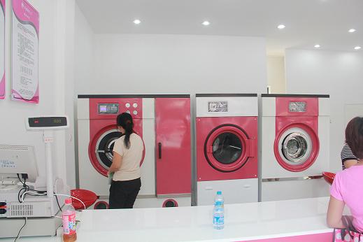 UCC洗衣干洗加盟店,设备展示图